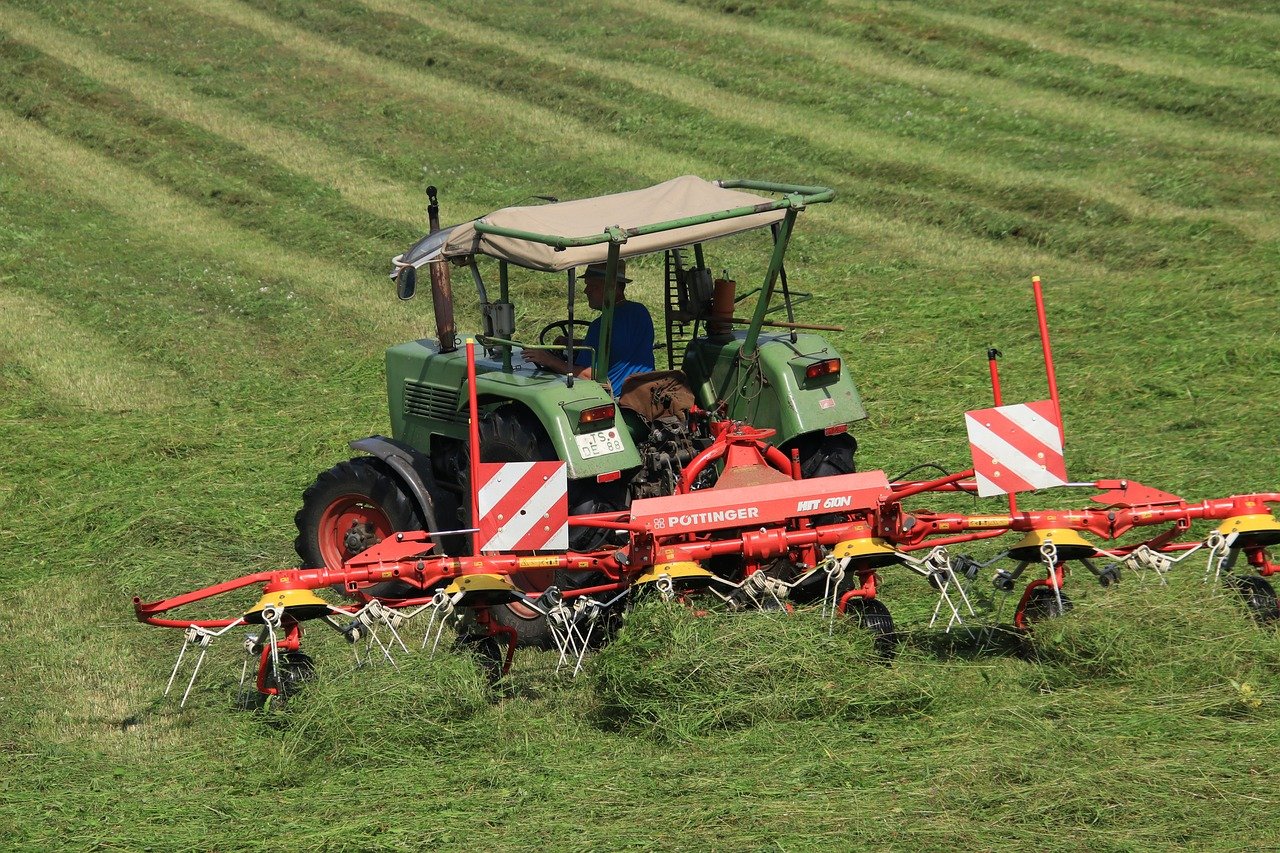 tractor, grass tedder, hay tedder-7297718.jpg